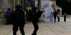 Israel Tembaki Jamaah Palestina di Kompleks Masjidil Aqsa
