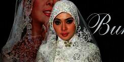 Terbaring di Rumah Sakit, Syahrini Tetap Pakai Hijab