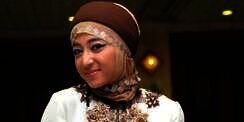 Dewi Perssik Tertarik Berhijab
