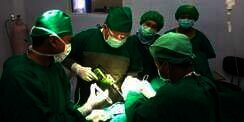 Rovy, Dokter Tampan Aceh `Penjinak` Rematik