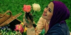 Risty Tagor Gugat Cerai Suami?