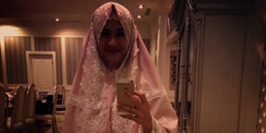 Ajarkan Anak Agama, Dian Sastro Makin Tekun Ibadah