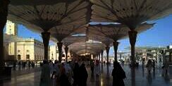 Tugas Berat Polwan Berhijab Jaga Masjid Nabawi