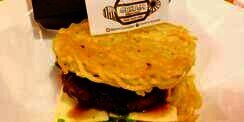 Icip Sensasi Burger Ramen 'Geram' di Scarf Magz Fest 2014