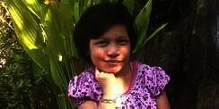 Ditolak Sekolah, Gadis Lumpuh Itu Kini Jadi Novelis