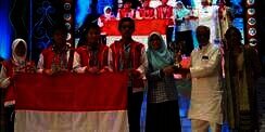 Kisah Juara Matematika Dunia, Harumkan Bangsa Tanpa Pemerintah