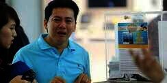 Belanja iPhone 6 di Singapura, Pria Ini Sampai Menangis