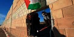 `Runtuhnya Tembok Berlin` Berulang di Palestina