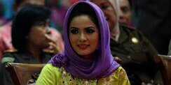 Istri Cantik Gubernur Termuda di Indonesia