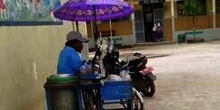 `Modal` Ikhlas, 20 Tahun Jual Bakso Keliling