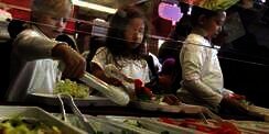 Murid Sekolah di Perancis Dipaksa Makan Daging Babi
