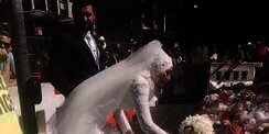 Pengantin Berhijab Ini Bikin Haru Warga Sydney