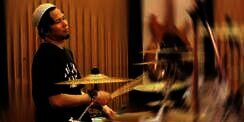 Ingin Perdalam Islam, Drummer NOAH Mundur