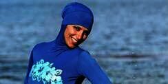 Burkini, Baju Renang yang Digilai Muslimah Inggris