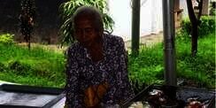 `Hidup Tak Semanis Kue Nenek` 
