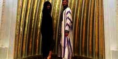 Tontonkan Aurat di Masjid Agung, Selena Gomez Dikecam
