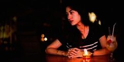 Bak Model, Sasa si Pelayan Warteg Ramai di Sosmed