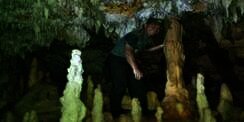 Geger Temuan Goa Penuh Batu Berkilau