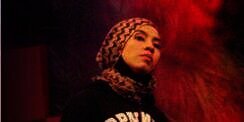 Ini Dia Hijaber Guru TK dan Vokalis Band Metal