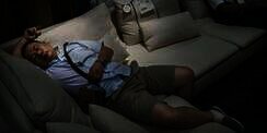 Pengunjung Kerap Tidur di Sofa, IKEA Tiongkok Kesal