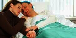 8 Tips Merawat Pasangan Saat Sakit