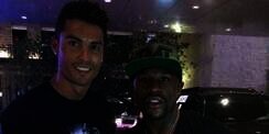 Uang Fantastis Mayweather: Bisa Sewa CR7 Sampai Beli Tokyo