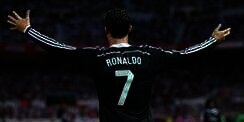 Aksi CR7 `Lindungi` Anak yang Dicemooh