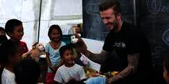Saat Beckham Hibur Anak-anak Nepal