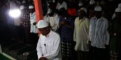 Tarawih dan Tadarus Rohingya