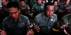 Salat Ghaib untuk Korban Hercules TNI AU