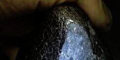 Batu Akik Ini Jadi Bukti Keberadaan Alien?