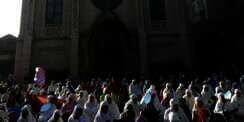 Umat Muslim di Malang Salat Id di Halaman Gereja