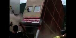 Akibat Hujan Terlalu Lama, Gedung di Iran Roboh