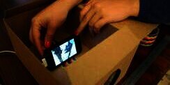 Smartphone Bisa Jadi Proyektor Nonton Film