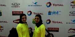 Duet Atlet Berhijab Beraksi di Ajang Bulutangkis BWF 2015