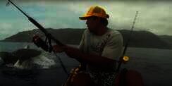 Pakai Go Pro, Pemancing ini Nyaris Dicaplok Hiu