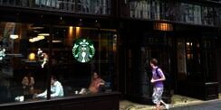 Curangi Hari Lahir, Pelanggan Gratis Starbuck Setahun Penuh