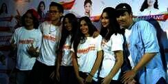 Berbeda Ayah, Anak-anak Titi DJ Ini Saling Menyayangi
