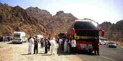 Menyusuri Keajaiban Jabal Magnet di Madinah