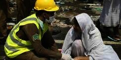 Menag Tunda Pulang Demi Korban Tragedi Mina
