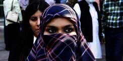 Ngototnya PM Kanada Larang Muslimah Bercadar