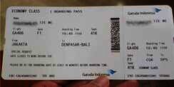 Bahaya Pamer Foto Boarding Pass di Media Sosial