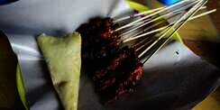 Pedas Manis Sate Rembiga Khas Lombok