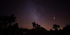 Malam Ini Puncak Hujan Meteor Langka