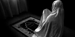 Kenali Ciri Wanita yang Salatnya Tidak Diterima Allah