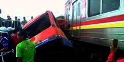 KRL Tabrak Metromini, 13 Penumpang Tewas