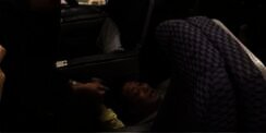 Pria Tua 'Ngambek' Di Pesawat Hingga Diseret Polisi, Ada Apa?