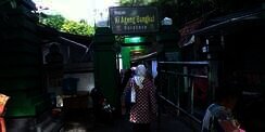 Mengucap Salam Saat Ziarah Kubur