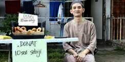 Kisah Mualaf Penjual Donat Getarkan Hati Netizen