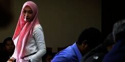 Anggunnya Angelina Sondakh dengan Hijab Rawis
